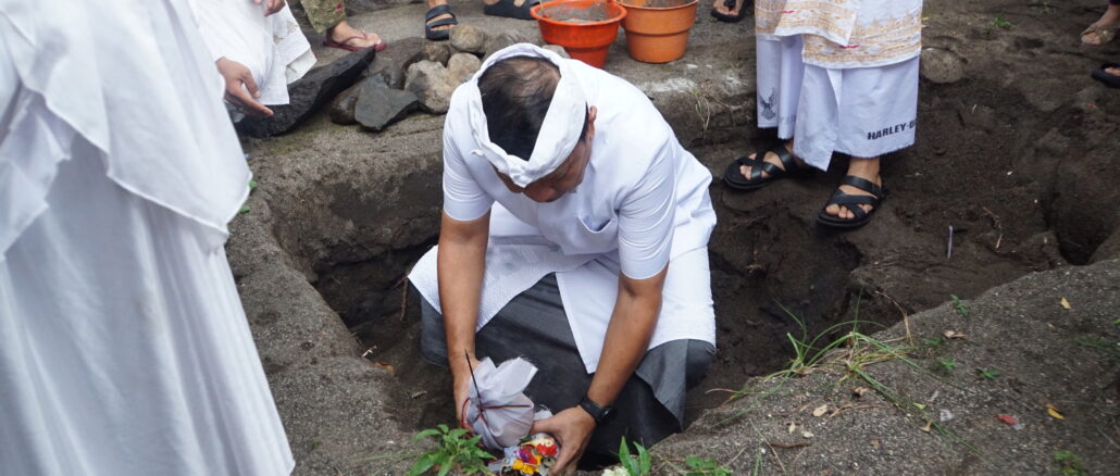 Penataan kawasan Lovina resmi dimulai dengan ditandai peletakan batu pertama di Pantai Tasik Madu, Lovina, Selasa (3/3) - IST