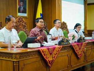 Bupati Wayan Adi Arnawa didampingi Sekda Surya Suamba memimpin rapat evaluasi pendataan Asper PSBS Kabupaten Badung di ruang Kriya Gosana, Puspem Badung, Jumat (27/3) - IST