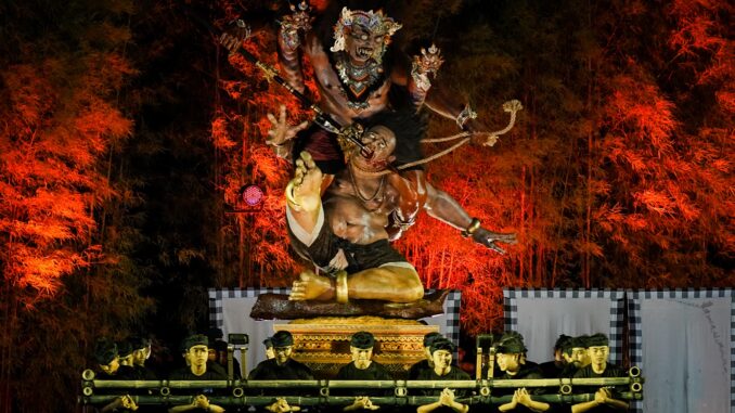 Bupati Adi Arnawa bersama Ketua DPRD I Gusti Anom Gumanti, secara resmi membuka Lomba Ogoh-Ogoh "Badung Çaka Fest 2026" di Puspem Badung, Jumat (6/3).