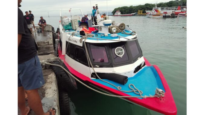 Kapal yang mengalamai kebocoran di perairan Karangasem, Blai - IST