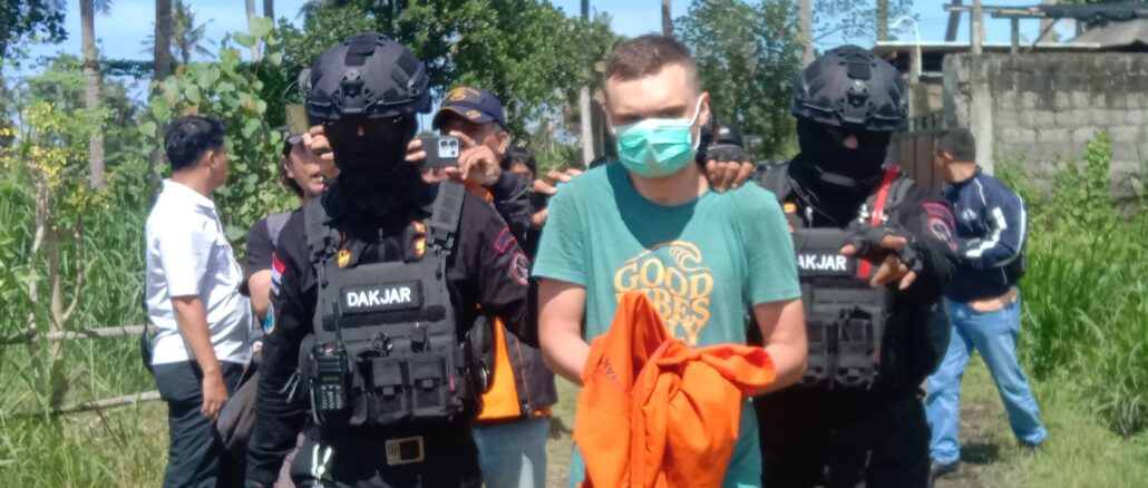 Salah-satu pelaku pabrik narkoba yang tertangkap - IST