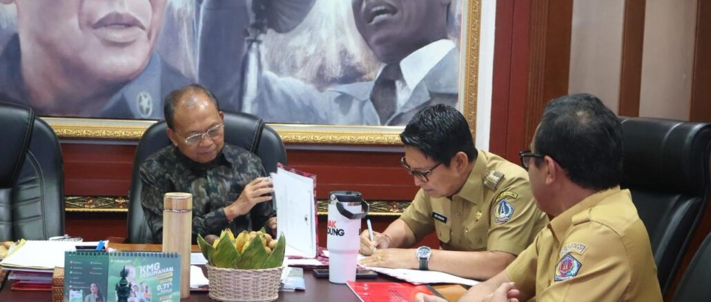 Gubernur Bali Wayan Koster bersama Bupati Badung I Wayan Adi Arnawa dan Wali K ota Denpasar I Gusti Ngurah Jaya Negara -IST