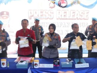 Direktur Ditresnarkoba Polda Bali Kombes Pol Radiant saat melakukan konferensi pers di Mapolda Bali, Selasa (14/4)- IST