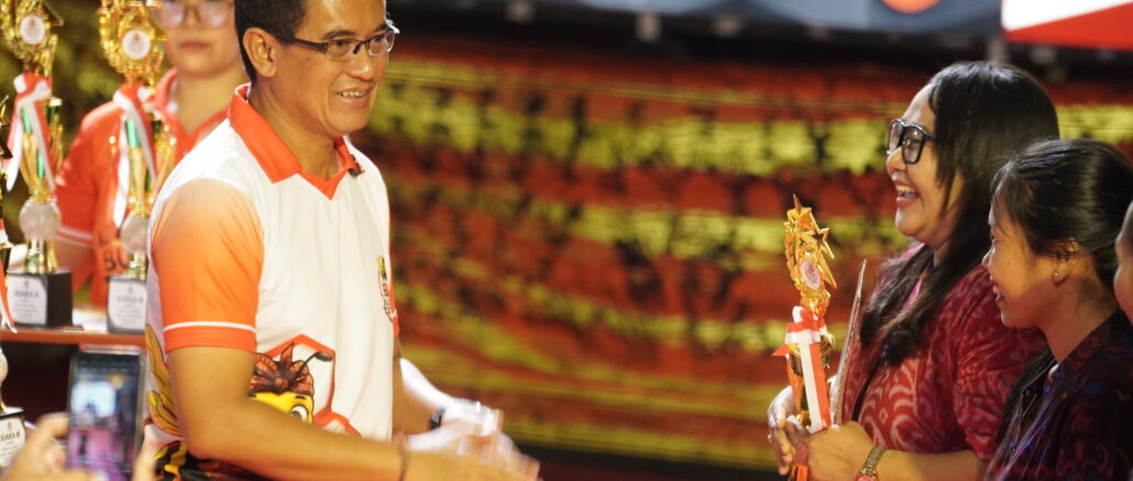 Wakil Bupatu Supriatna sata menutup Buleleng Education Expo - IST