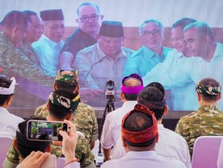 Bupati Wayan Adi Arnawa saat mendampingi Gubernur Bali Wayan Koster menghadiri Peresmian Operasionalisasi 1.061 Koperasi Desa Kelurahan Merah Putih secara virtual dari KDKMP Desa Sembung, Kecamatan Mengwi, Sabtu (16/5)- IST