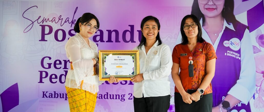 Nyonya Rasniathi Adi Arnawa secara resmi membuka Semarak Posyandu Kabupaten Badung Tahun 2026 di Banjar Kembangsari, Desa Blahkiuh, Kecamatan Abiansemal, Selasa (19/5) - IST --