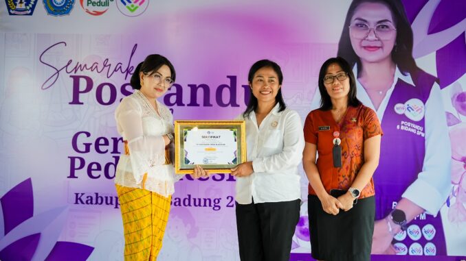 Nyonya Rasniathi Adi Arnawa secara resmi membuka Semarak Posyandu Kabupaten Badung Tahun 2026 di Banjar Kembangsari, Desa Blahkiuh, Kecamatan Abiansemal, Selasa (19/5) - IST --