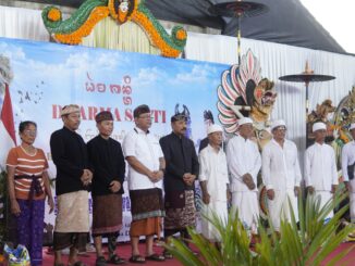 Dharma Santi bertema “Parasparam Bhawayantah Sreyah” di Gedung Serbaguna Desa Adat Gerokgak, Sabtu (9/5) - IST