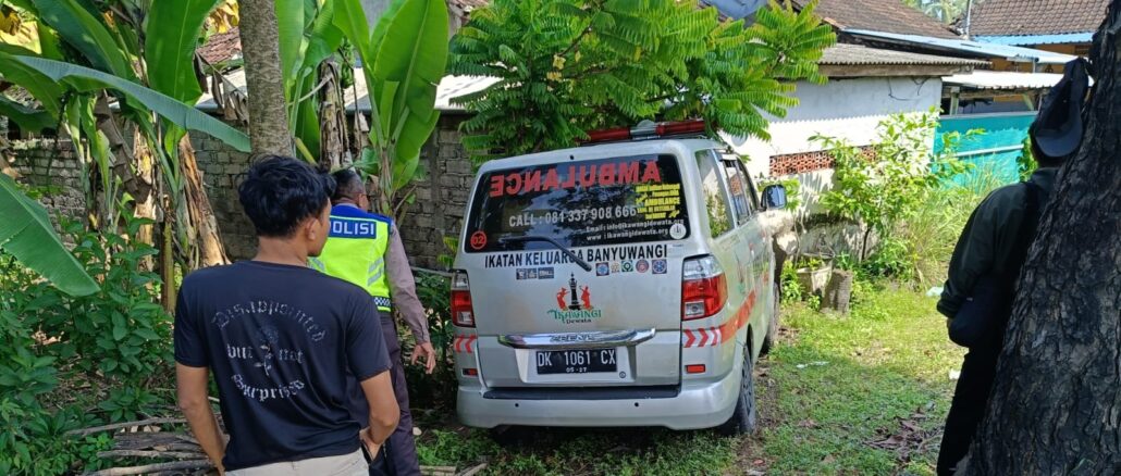 Mobil jenazah tabrak umah di Jembrana - IST