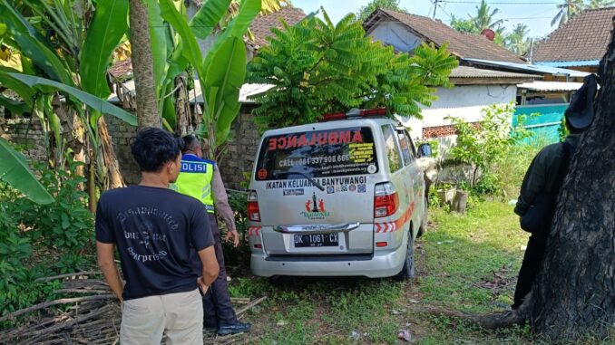 Mobil jenazah tabrak umah di Jembrana - IST