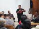 Sutradara Film Pesta Babi Dandy Laksono saat nonton bareng (nobar) dan diskusi film “Pesta Babi”, Rabu (20/5/2026) yang diinisiasi Institut Harkat Negeri -IST
