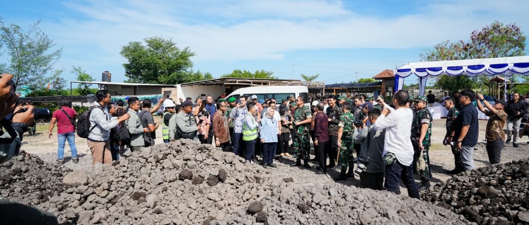 Peninjauan lokasi proyek PSEL Denpasar Raya, Jumat (22/5). - IST