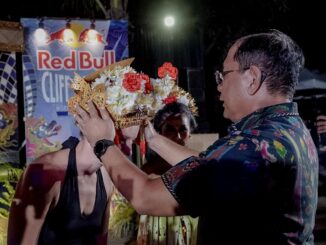 Pembukaan Acara di Pesisir Pantai Kawasan Hotel Singaraja, Selasa (19/5).