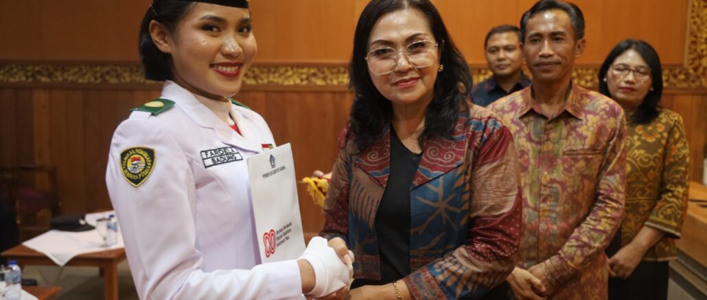 Ketua TP. PKK Kabupaten Badung, Nyonya Rasniathi Adi Arnawa, menghadiri puncak Malam Purna Paskibraka Kabupaten Badung Tahun 2025 di Hotel Made Bali, Senin (1/6). - IST