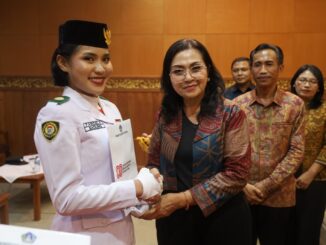 Ketua TP. PKK Kabupaten Badung, Nyonya Rasniathi Adi Arnawa, menghadiri puncak Malam Purna Paskibraka Kabupaten Badung Tahun 2025 di Hotel Made Bali, Senin (1/6). - IST