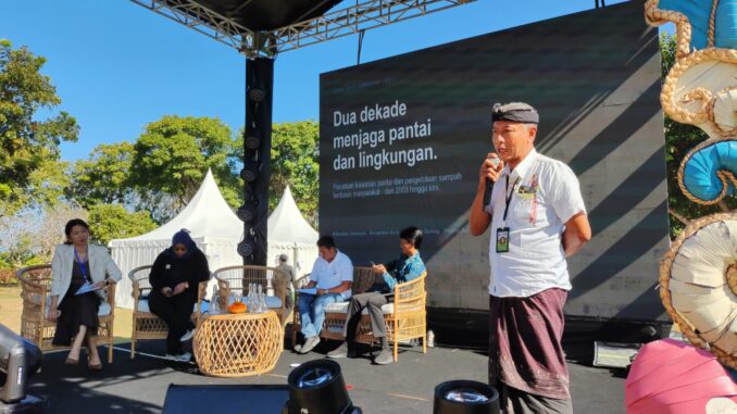 Pengelola TPS3R Seminyak I Komang Ruditha Hartawan saat menjadi pembicara pada peingatan Worls Ocean Day di Nusa Dua Bali - IST