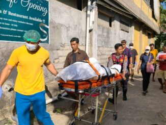 Evakuasi turis yang meninggal di Nusa Penida - IST