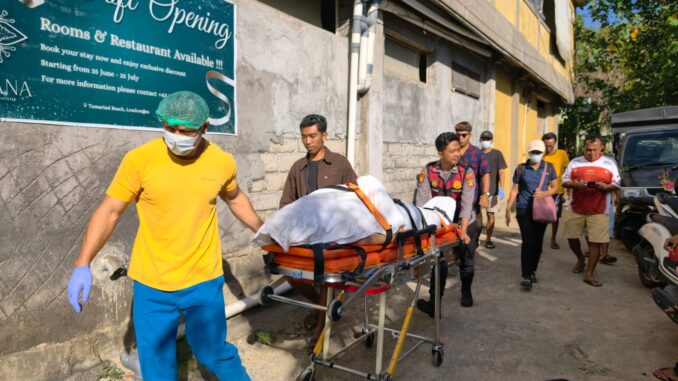 Evakuasi turis yang meninggal di Nusa Penida - IST