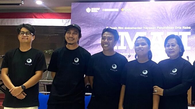Ka-Ki: Ida Ayu Pradnyani Manthara (Ketua Yayasan Pendidikan Dria Raba), Tria Hikmah Fratiwi (penulis naskah), Yoga Anugraha (Composer musik) ,, Adi Putra Pratama (videografer) Heri Windi Anggara (sutradara) - IST
