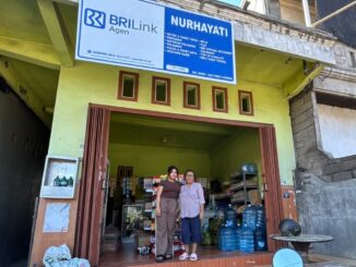 Usaha warung kecil milik Desi Hidayanti Damuri yng kini jadi agen BRILink - IST