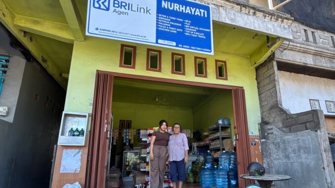 Usaha warung kecil milik Desi Hidayanti Damuri yng kini jadi agen BRILink - IST