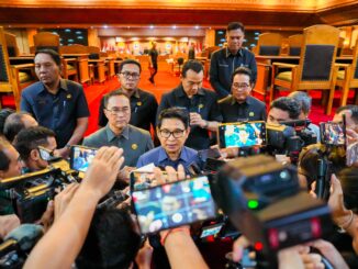 Bupati Wayan Adi Arnawa saat menghadiri Rapat Paripurna Masa Persidangan Ketiga DPRD Kabupaten Badung Tahun Sidang 2025–2026 di Ruang Sidang Utama DPRD Badung, Senin (13/7). - IST