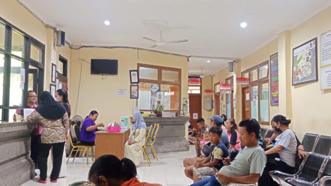 Suasana salah satu Puskesmas di Denpasar-Bali. (Foto: Angga Wijaya)