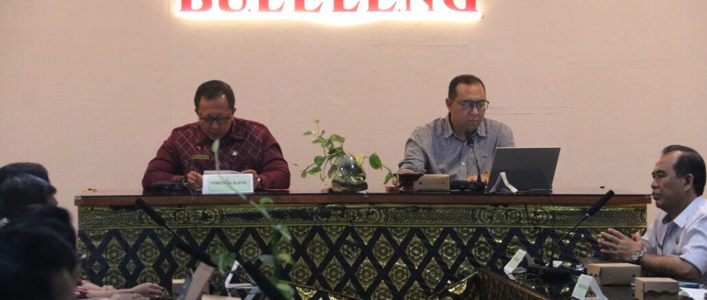 Sidang Tim Pengendali Mutu (TPM) Pembahasan Laporan Pendahuluan Kajian Peta Potensi Investasi di Kabupaten Buleleng, Rabu, (15/7), di Ruang Rapat Badan Riset dan Inovasi Daerah Kabupaten Buleleng.- IST