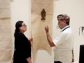 Suasana pameran kriya internasional Becoming: Prakriti–Pustaka–Padma di Agung Rai Museum of Art (ARMA) - IST