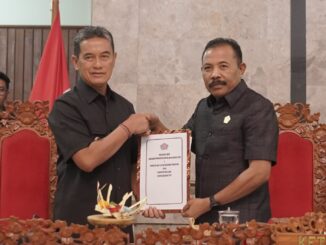 Penyerahan Nota Pengantar Bupati atas Rancangan Kebijakan Umum Anggaran (KUA) dan Prioritas Plafon Anggaran Sementara (PPAS) Tahun Anggaran 2027. kepada DPRD Buleleng - IST