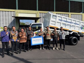 Penyerahan banuan oleh Regional CEO BRI Region 17/Denpasar, Hery Noercahya, kepada Pangdam IX/Udayana, Mayjen TNI Piek Budyakto, S.H., M.H., pada Rabu (29/7) di GOR Yudomo, Asrama Praja Raksaka Kepaon, Denpasar - IST
