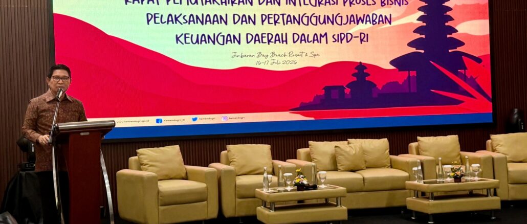 Bupati Wayan Adi Arnawa saat hadiri Rapat Pemutakhiran dan Integrasi Proses Bisnis Pelaksanaan dan Pertanggungjawaban Keuangan Daerah dalam SIPD-RI di Kuta, Kamis (16/7). - IST