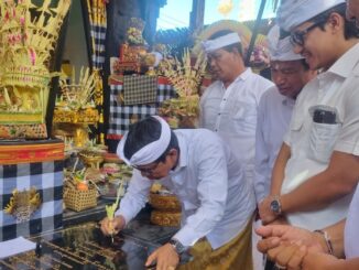 Bupati Wayan Adi Arnawa menghadiri karya Mamungkah, Ngenteg Linggih, Padudusan Alit, Medasar Caru Rsi Gana dan Caru Panca Rupa, Pura Maspahit, Br. Kayutulang, Canggu, Kuta Utara, Rabu (12/8) - IST