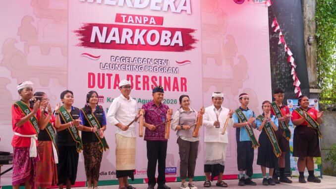 Bunda Anti Narkoba Kabupaten Badung, Nyonya Rasniathi Adi Arnawa saat acara bertajuk “Merdeka Tanpa Narkoba” di Mie Kober Dalung, Kuta Utara, Kamis (27/8).