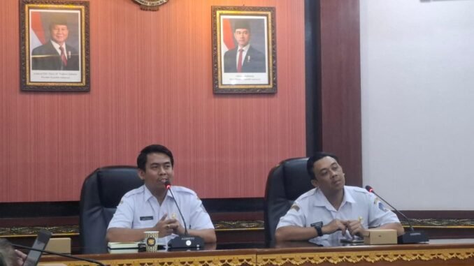 Kepala Sekretariat KPA Provinsi Bali, Anak Agung Ngurah Patria Nugraha (kiri) - IST