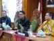 Bupati Wayan Adi Arnawa bersama Rektor ITS Surabaya, Ir. Bambang Pramujati meresmikan produk Air Minum Dalam Kemasan botol kaca merek “Baliss” di Ruang Rapat Kriya Gosana, Puspem Badung, Jumat (18/9) - IST