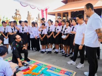 Bupati Wayan Adi Arnawa bersama Wabup Bagus Alit Sucipta membuka GENTA Tahun 2026 di Wantilan Pura Dalem Kahyangan, Banjar Tegal Jaya, Desa Dalung, Selasa (22/9) - IST --