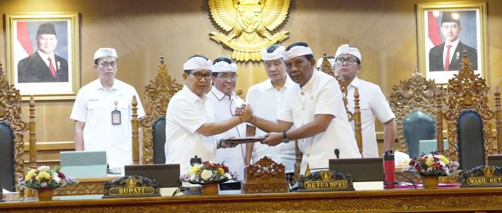Bupati Wayan Adi Arnawa saat Rapat Paripurna Masa Persidangan Pertama, Pandangan Umum Fraksi-Fraksi DPRD Badung di Ruang Sidang Utama Gosana Sekretariat DPRD Badung, Jumat (11/9) - IST