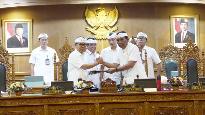 Bupati Wayan Adi Arnawa saat Rapat Paripurna Masa Persidangan Pertama, Pandangan Umum Fraksi-Fraksi DPRD Badung di Ruang Sidang Utama Gosana Sekretariat DPRD Badung, Jumat (11/9) - IST