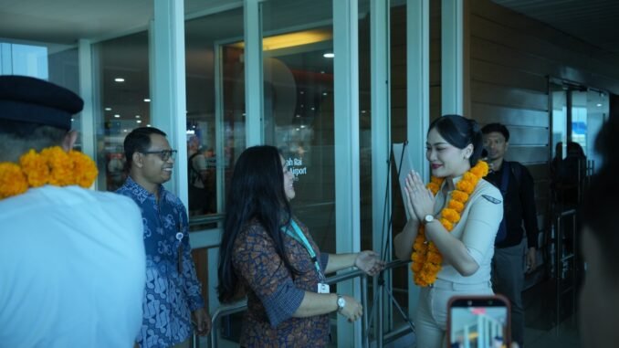 Penyambutan Penerbangan perdana Super Air Jet rute Bandung-Denpasar dilayani dengan nomor penerbangan IU170, tiba di Bandara I Gusti Ngurah Rai Bali - IST