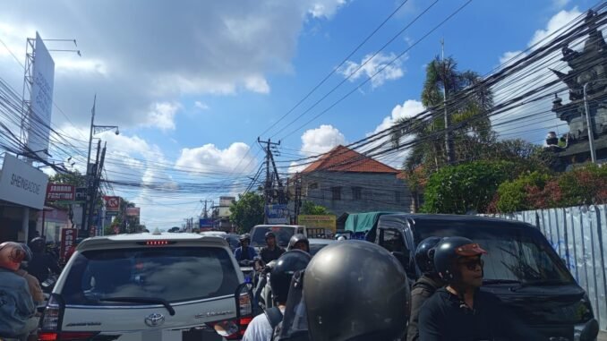 ilustrasi - Lalu lintas di Denpasar - Foto: Angga Wijaya