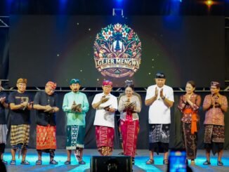 Bupati Wayan Adi Arnawa membuka secara resmi Lomba Baleganjur Gejer Mengwi di areal parkir Lapangan Umum Mengwi, Sabtu (24/10) - IST
