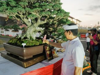 Bupati Wayan Adi Arnawa saat Kontes dan Pameran Nasional Pesona Bonsai dan Suiseki Badung 2026 di Lapangan Balai Budaya Giri Nata Mandala, Puspem Kabupaten Badung, Rabu (21/10) - IST