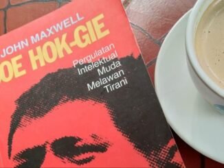 (Foto: salah satu buku koleksi penulis tentang Soe Hok-Gie)