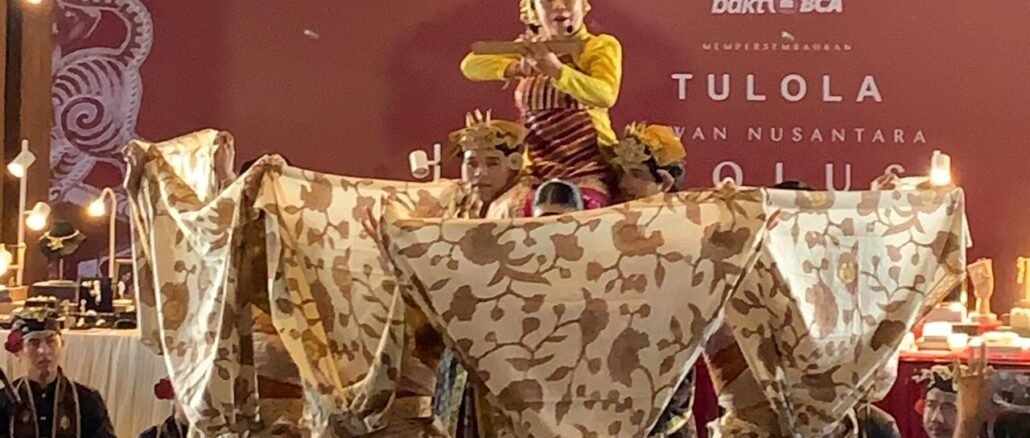 Pertunjukan pembuka berjudul “Rangga Rasmi” dari Sanggar Widya Sani UNHI Denpasar pada pada pameran EVOLUSI di The Meru Sanur, Rabu, 7 Oktober 2026 - RFH