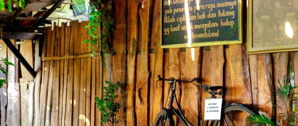 Ilustrasi warung kopi. (Foto: Brian Fathurohman/Unsplash)