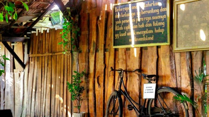 Ilustrasi warung kopi. (Foto: Brian Fathurohman/Unsplash)