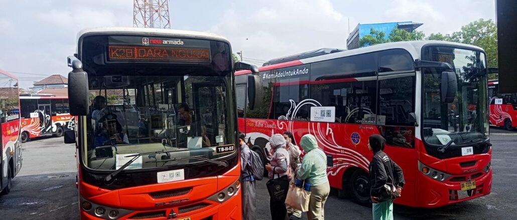 Bus Trans Metro Dewata di terminal Ubung - Foto: Angga Wijaya