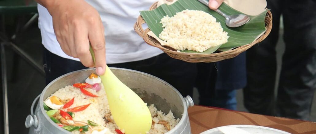 Ilustrasi kegiatan makan gratis. (Foto: Mufid Majnun/Unsplash)