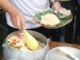 Ilustrasi kegiatan makan gratis. (Foto: Mufid Majnun/Unsplash)
